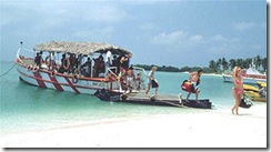 lakshadweep-island-bangaram-beach-boat lakshadweep-island-bangaram-beach-boat