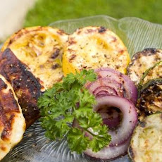 Grilled Halloumi Appetizer Salad