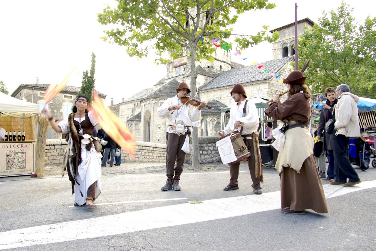 Fête médiévale à Cruas (Ardèche) - Le tambour s'est joint à la fête…