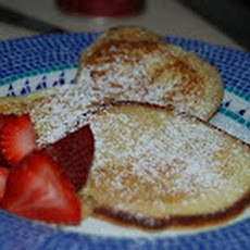 Melt-in-your-Mouth Sour Cream Pancakes