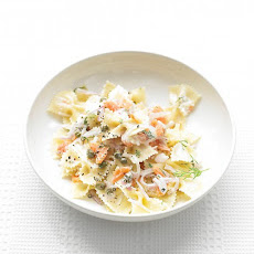 Farfalle Pasta with Smoked Salmon and Cream Cheese