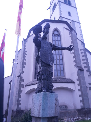 Portal - St. Nikolaus Statue