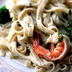 Creamy Shrimp and Broccoli Fettuccine