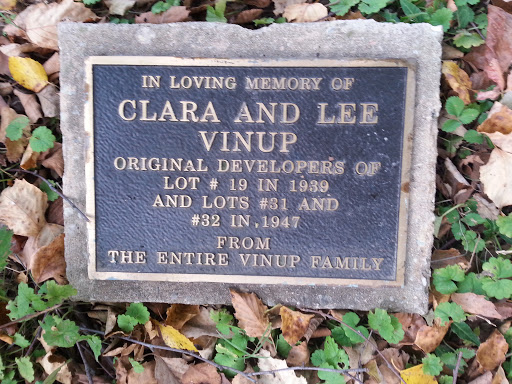 In Loving Memory of Clara and Lee Vinup