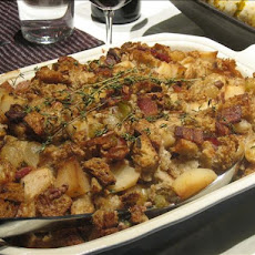Bread Stuffing W/ Pears, Bacon, Pecans & Caramelized Onions