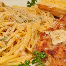 Pasta With Chicken, Feta & Spicy Tomato Sauce