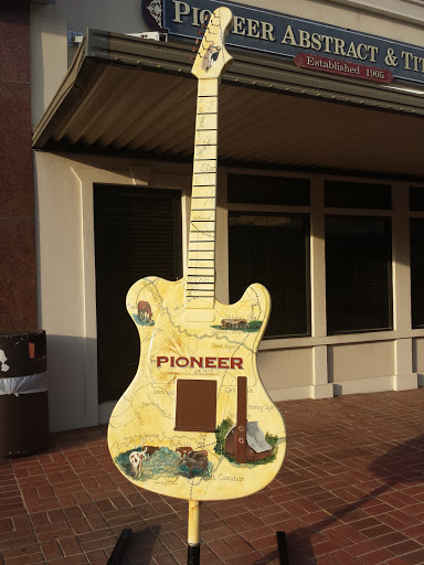 Pioneer Guitar