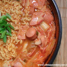 Budae Jjigae 부대찌개 (Army Stew)