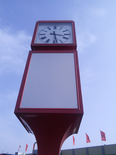 Roland Center Clock