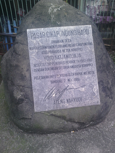 Monument Pasar Cikapundung Baru