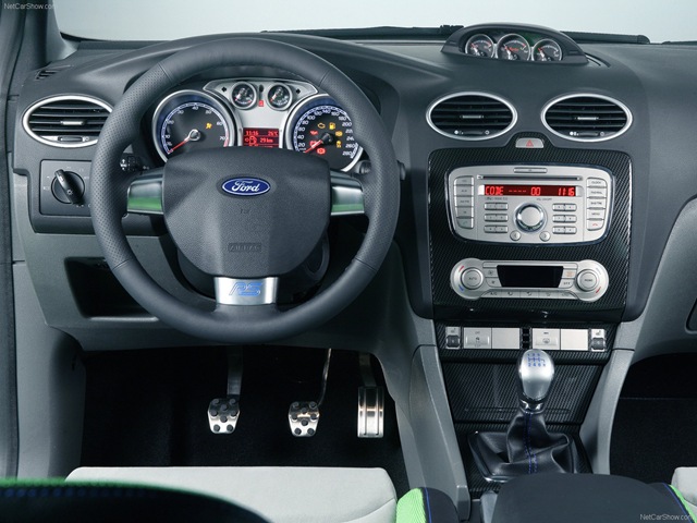 [Ford-Focus_RS_2009_1600x1200_wallpaper_0e[3].jpg]