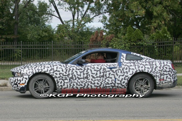 [05_mustangbasev6spy[5].jpg]