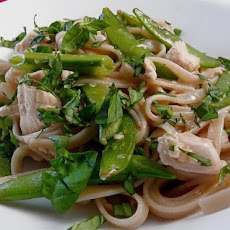 Lemon Chicken Fettuccine With Snow Peas