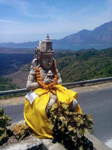 Statue Of Penunggu madu Sari