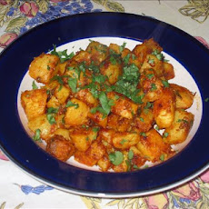 Khasta Aloo (Spicy Pan Fried Potatoes)