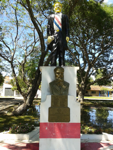 Busto Gral Bernardino Caballero