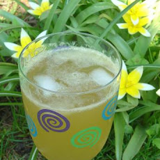 Fresh & Frosty Spiced Honey-Ginger Lemonade