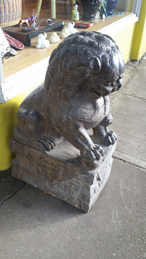Guarding Lion Statue