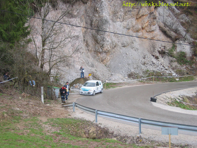Avto po trku