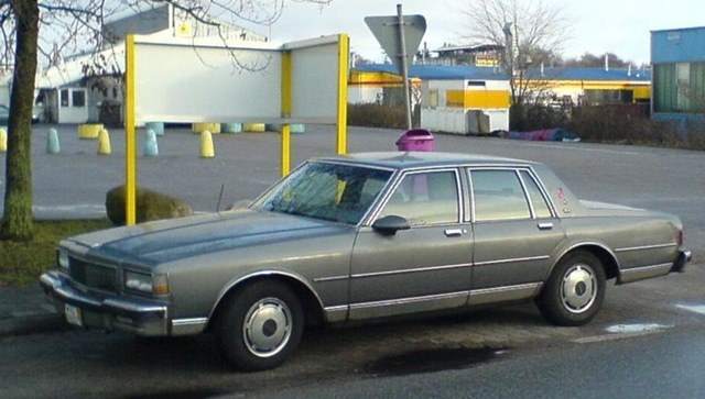 [800px-Caprice1986[3].jpg]