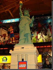 ToysRus- statue of liberty