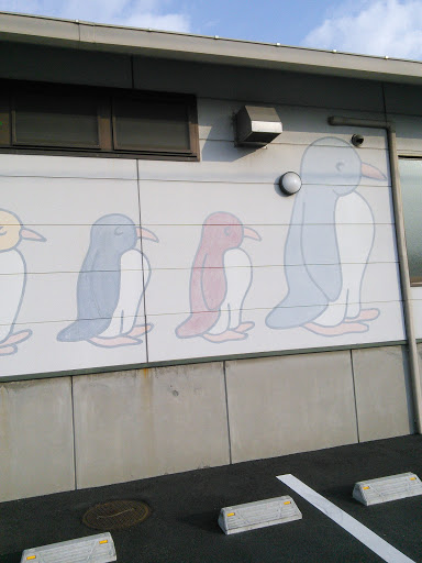 ペンギンの壁画