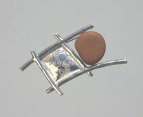 the beach rocks broach red frogskin