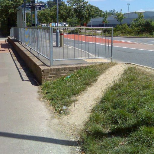 リアル・ショートカットな人道。[Desire Paths Group from Flickr]