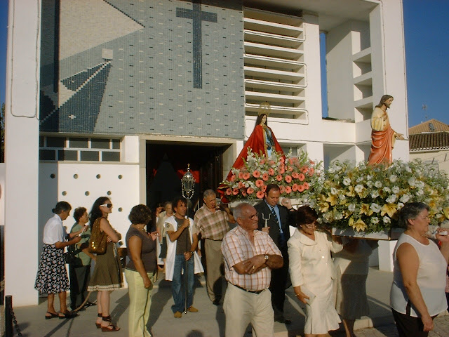Religious icons are paraded round Towns, cities and villages all over Portugal during holy festivals.