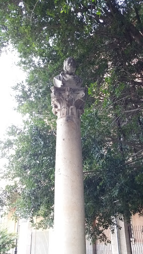 Monumento a JM Quadrado
