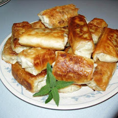 Borek (Turkish Meat Rolls)