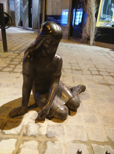 Rue des Brasseurs - Statue