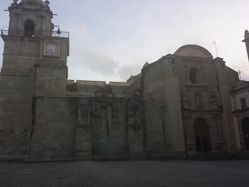 Catedral De La Alameda De Leon