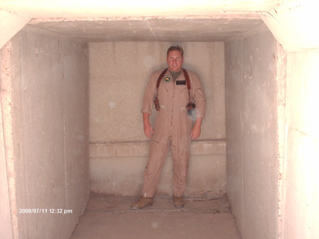 [Duck_&_Cover_Bunker_Inside[3].jpg]