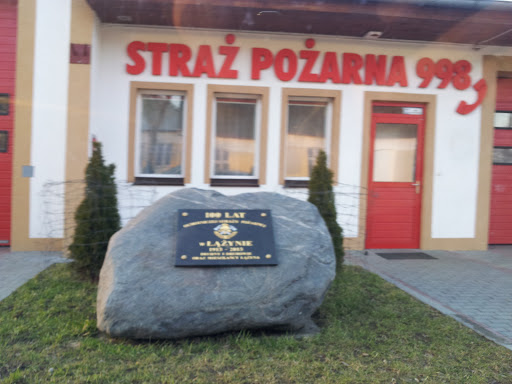 Pamiątkowy Kamień przed Remizą OSP Łążyn