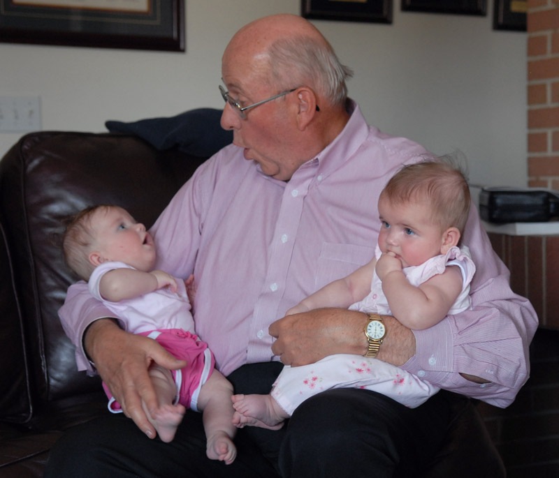 [grampsaudreylizziesurprisefaceweb[1].jpg]