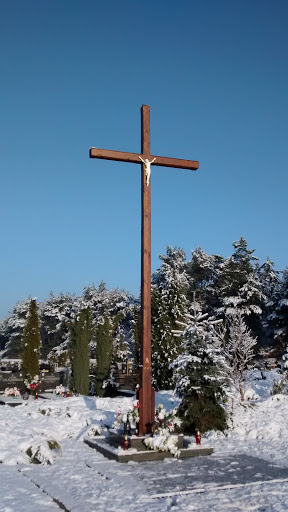 Krzyż na cmentarzu w Turze