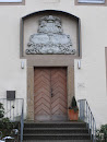 Portal am Haus Maria Frieden