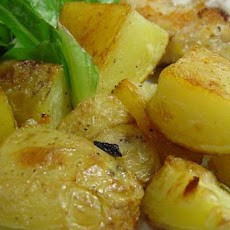 Roasted Potatoes With Garlic and Rosemary