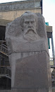 Памятник Обручеву