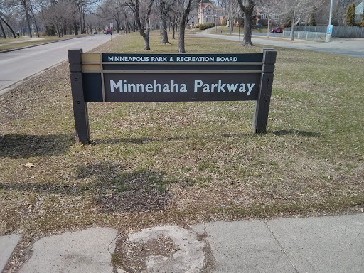 Minnehaha Parkway