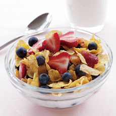 Cornflakes, Low-Fat Milk & Berries