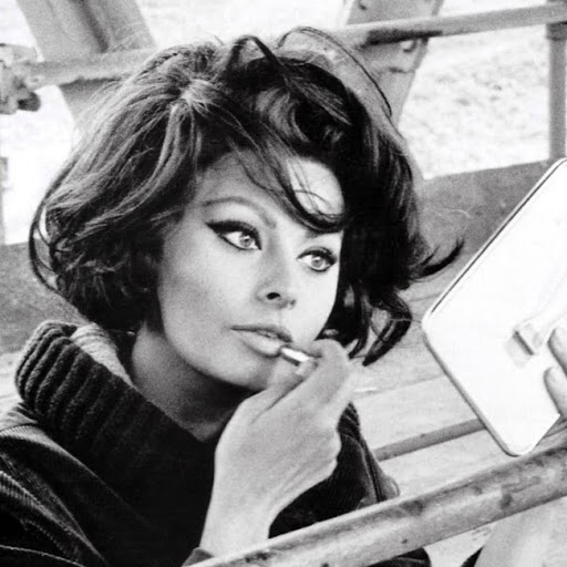Sophia Loren's glasses: a tribute named 'Sophia' | Blickers
