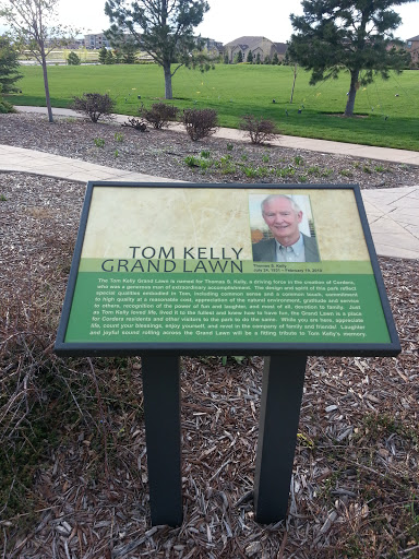Tom Kelly Grand Lawn Dedication Sign