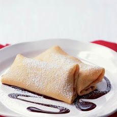 Crepes with Bananas and Hazelnut-Chocolate Sauce