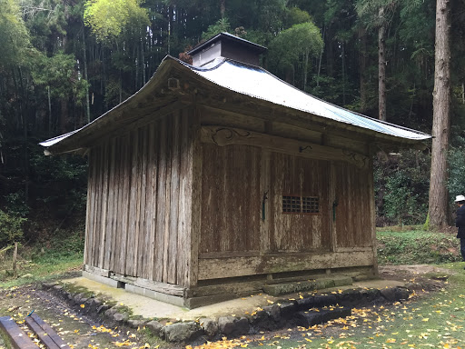 上岡 竃神社 こもり堂