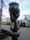 Памятник Мячу