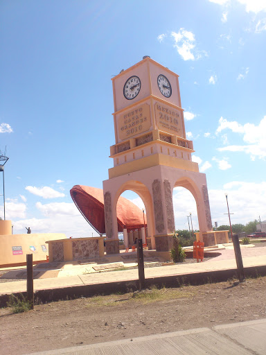 Torre de reloj Nuevo Casas Grandes