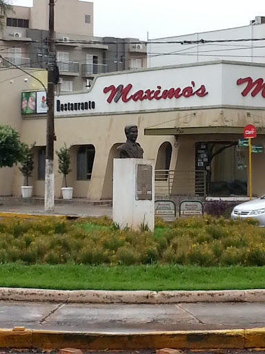 Estatua Maximos