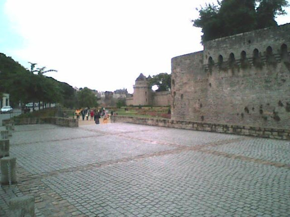 Park pod hradbami města Vannes 
